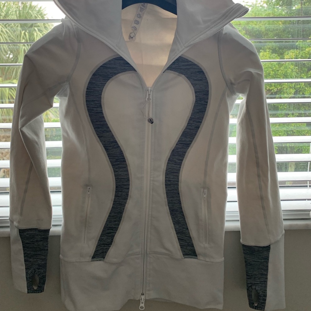 ✨Lululemon White and Gray Zipper Jacket✨